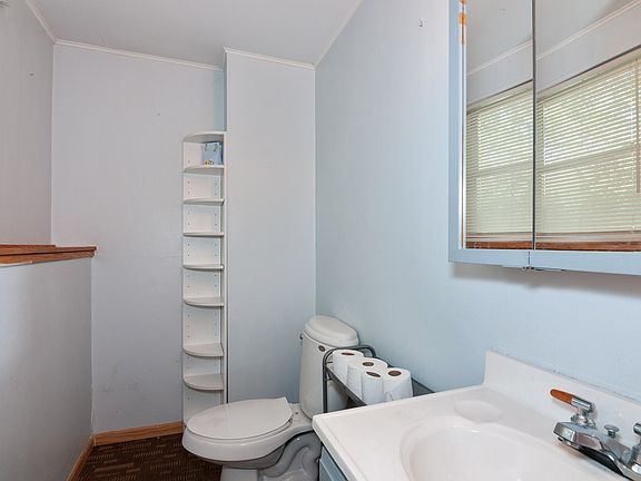 1/2 Bath