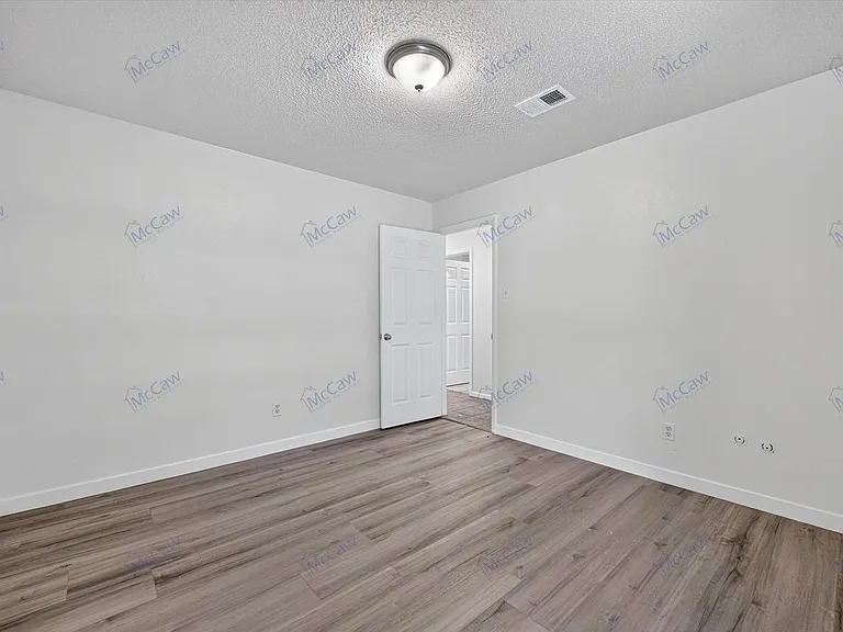 1901 Knoxville Dr — Photo 13