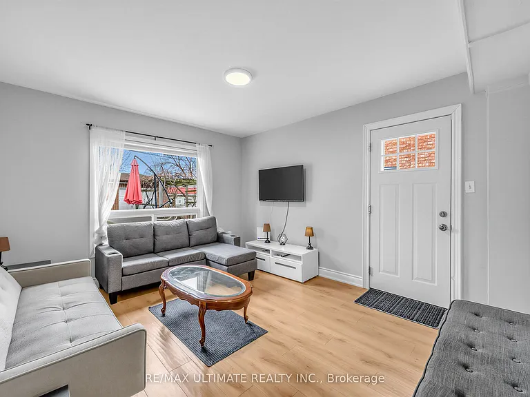 57 Shanly St #MAIN FLOOR — Photo 2