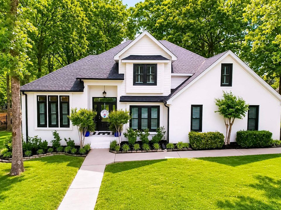 1st image of 2321 Autumn Dr