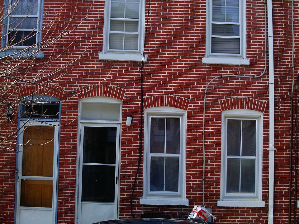 1st image of 811 Windsor St
