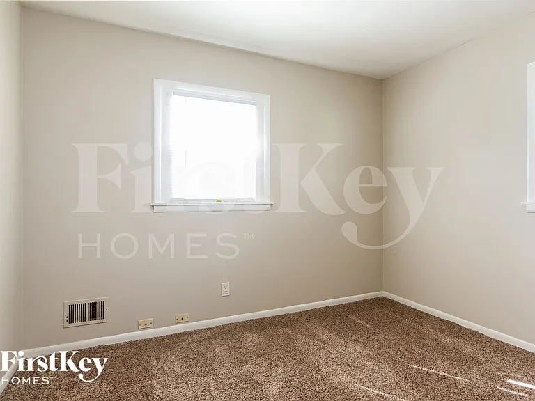1425 Western Dr — Photo 7