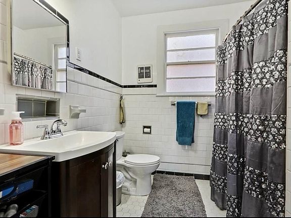 5th image of 8014-16 S Claiborne Ave #8016