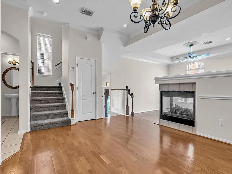 2123 Stacy Knl — Photo 16