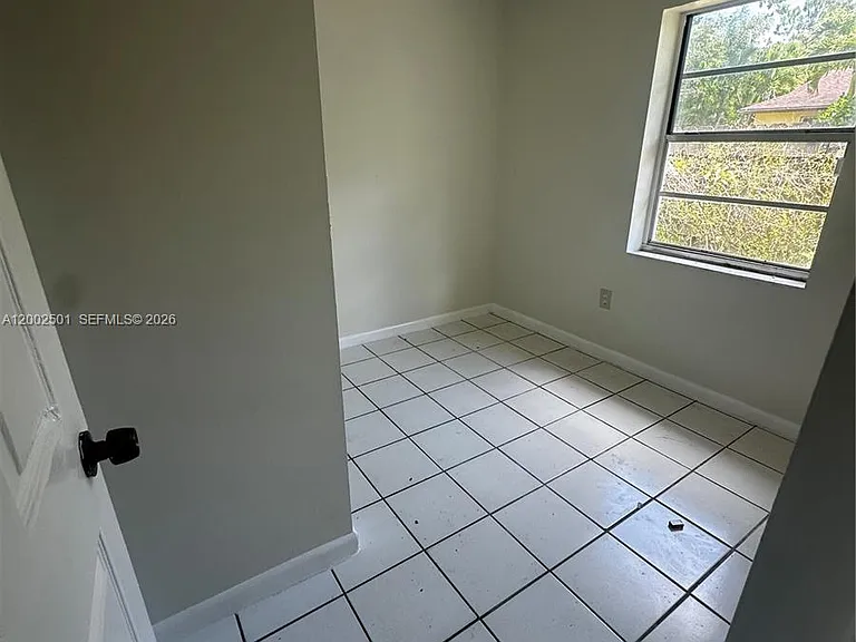 821 SW 2nd St — Photo 10