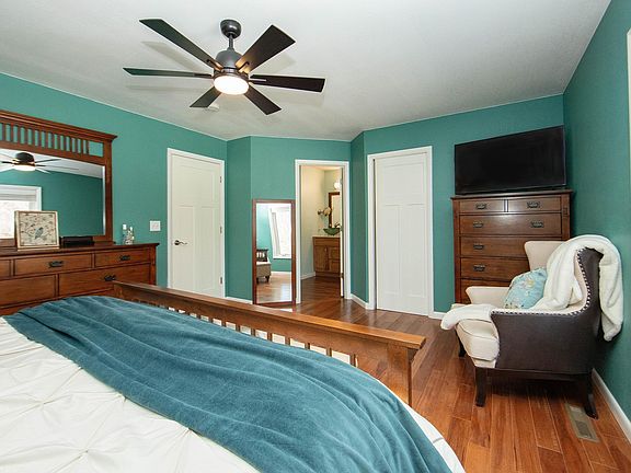3rd image of 1738 Timberline Dr