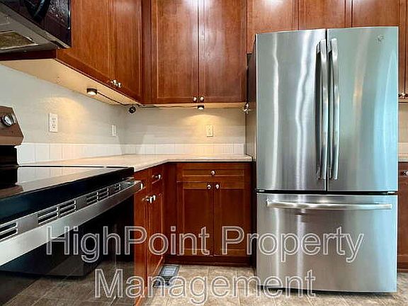 4th image of 12113 Hannibal St