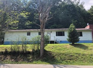 2027 Johns Creek Rd, Milton, WV 25541