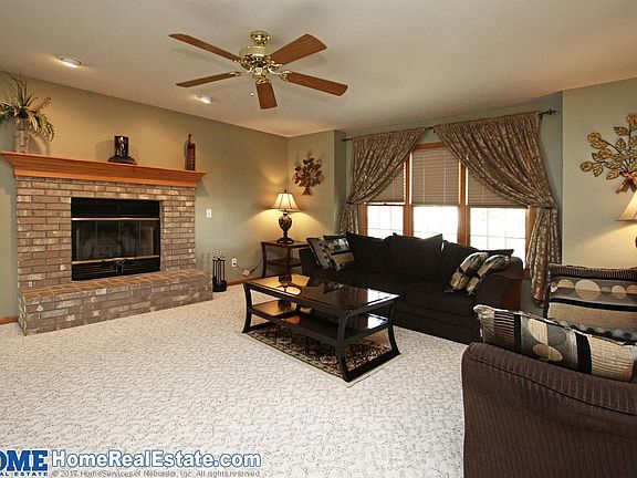 4th image of 212 W Lombard Dr