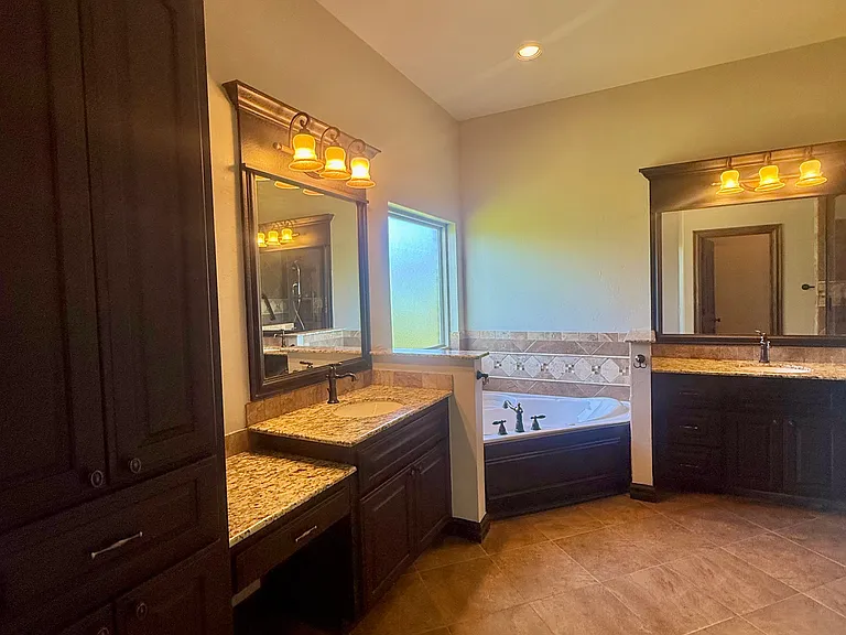 2114 Savona Ln — Photo 67