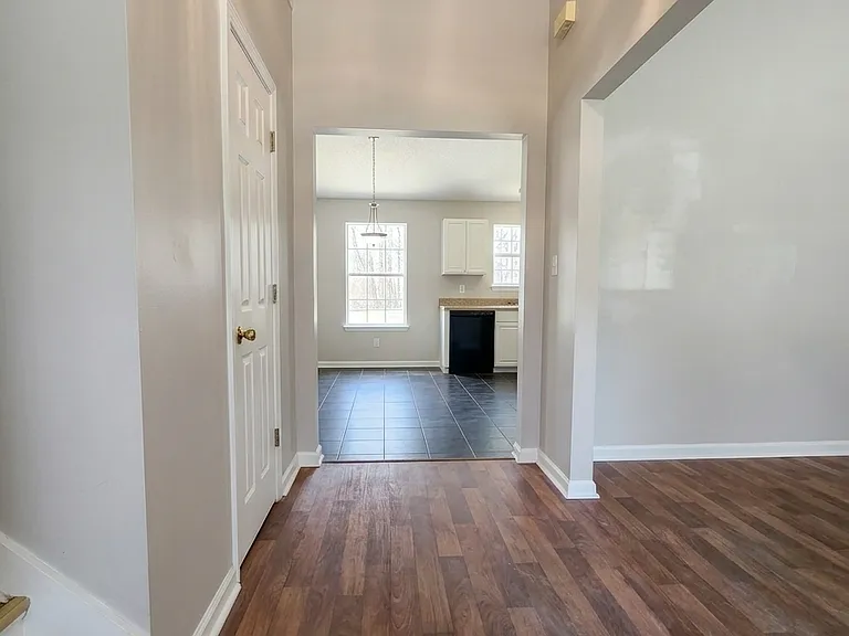 5420 Sapphire Cir — Photo 3
