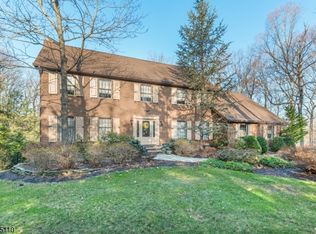 23 Pheasant Run, Kinnelon, NJ 07405