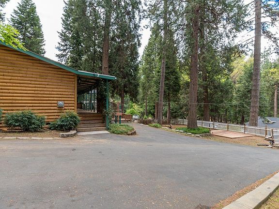 4th image of 2929 Madrone Dr