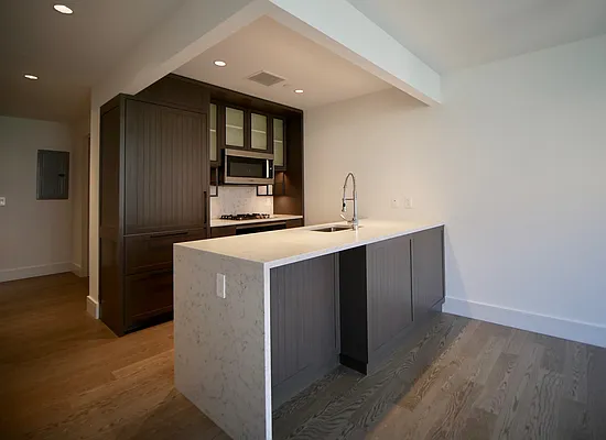 Rented by Extell Marketing Group LLC | media 3