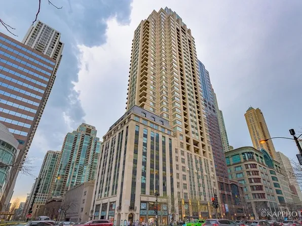 118 E Erie St Unit 15A, Chicago, IL 60611