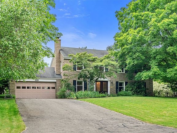 2nd image of 1531 King Edward Dr
