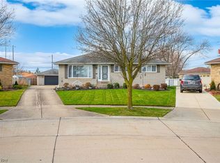 9672 Melody Ln, Brooklyn, OH