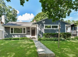 11 S Julian St, Naperville, IL
