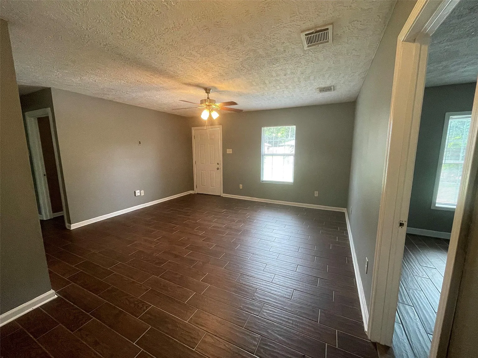 5 bed, 1.5 bath, 1275 sqft, $1,750 — Photo 4