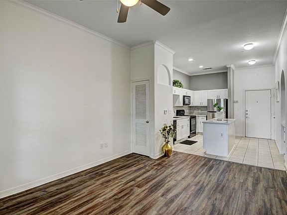 5th image of 1441 East St Unit 107