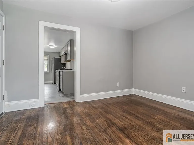 153 Belvidere Ave — Photo 3