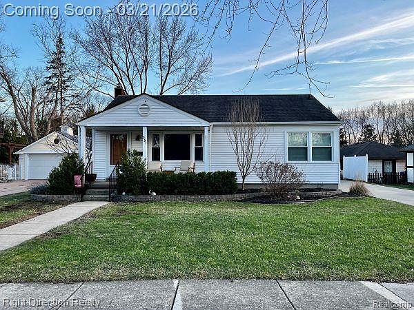 1st image of 351 Riddle St