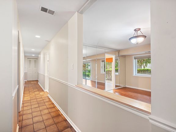 4th image of 4949 Golf Rd APT 101
