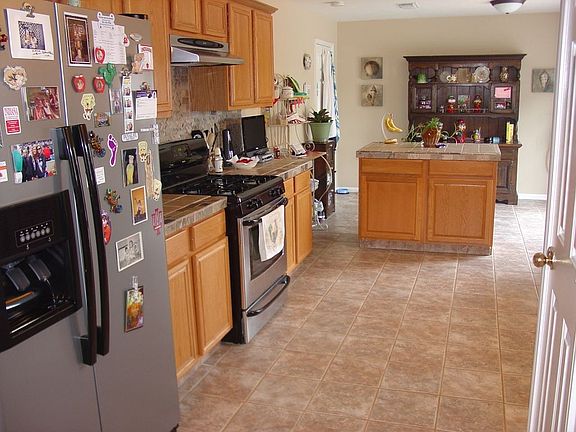 Tile floors, StStl/Black appls