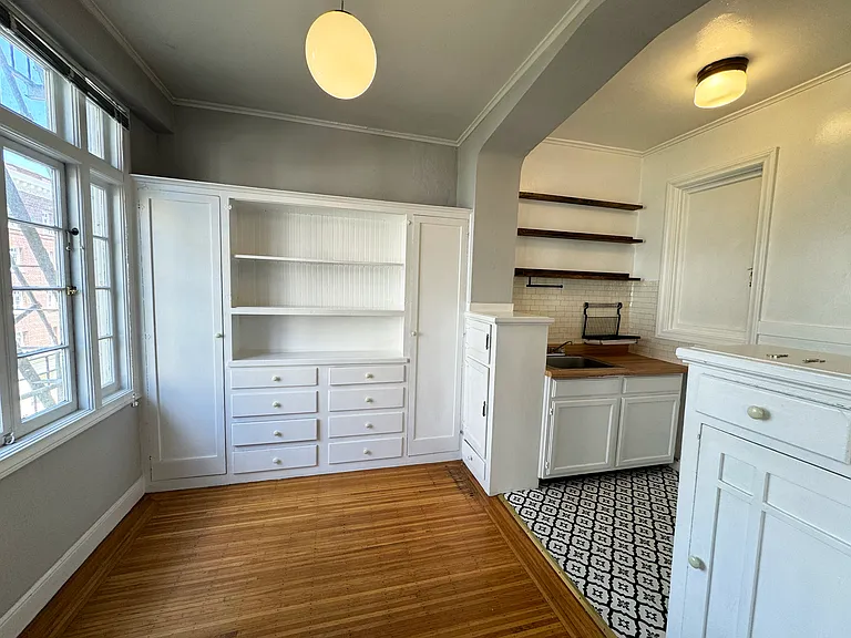 1755 Franklin St — Photo 18