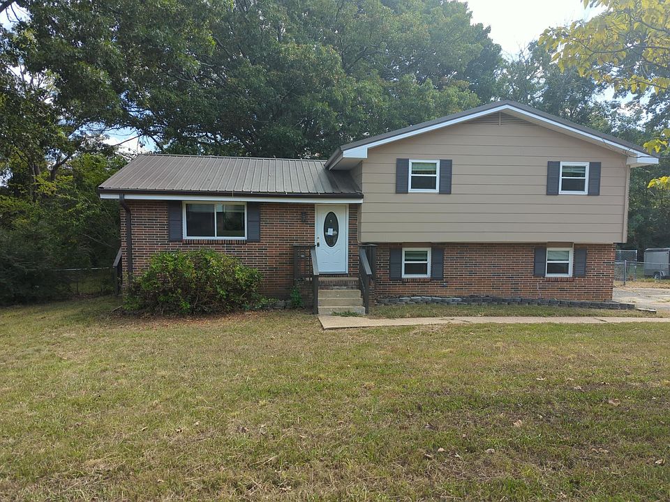 1st image of 27 Edgewood Cir