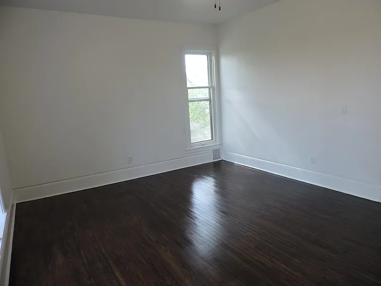 637 Wealthy St SE — Photo 36