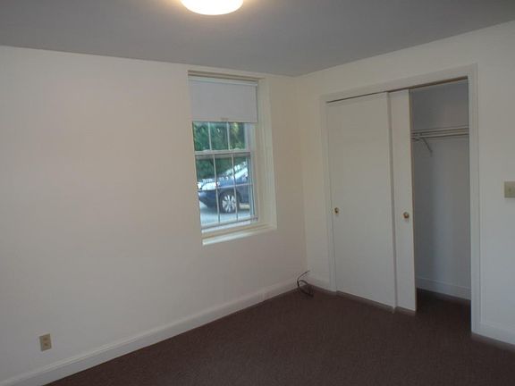 5th image of 457 Washington St APT 2
