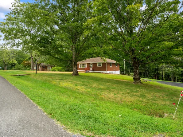 1019 Draughon Dr, Greenbrier, TN 37073