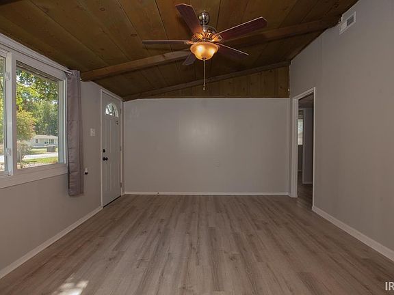3rd image of 2529 S Saint James Blvd