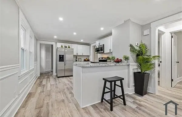 4 bed, 1300 sqft, $2,600 — Photo 1