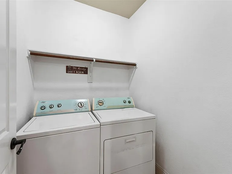 1204 E Shawnee Dr — Photo 26