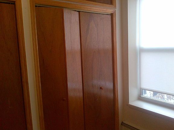 2nd image of 941 42nd St APT 3A