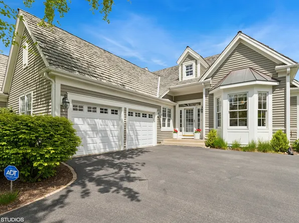 65 S Asbury Ct, Lake Forest, IL 60045