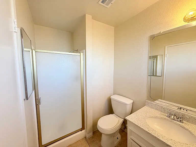 Primary Bedroom: Bathroom