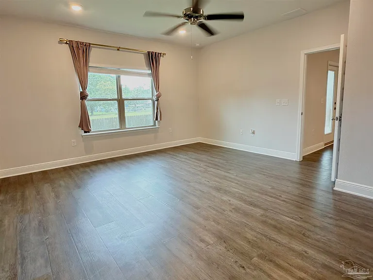 8026 Burnside Loop — Photo 14