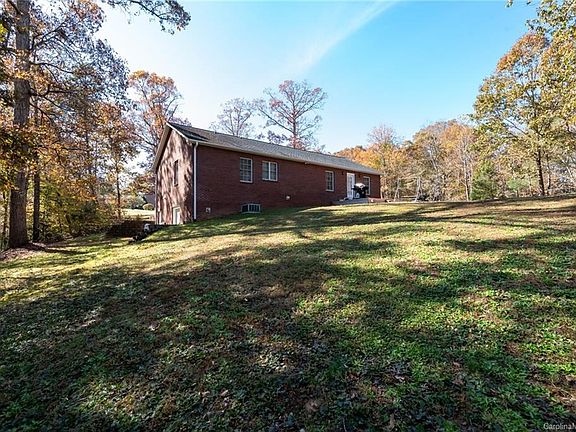 5th image of 4896 32nd Street Ln NE