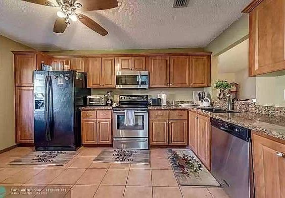 4th image of 3005 La Mirage Dr