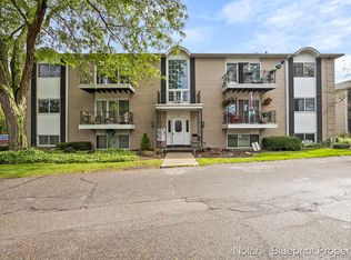 2759 Leonard St NW APT C12, Grand Rapids, MI 49504