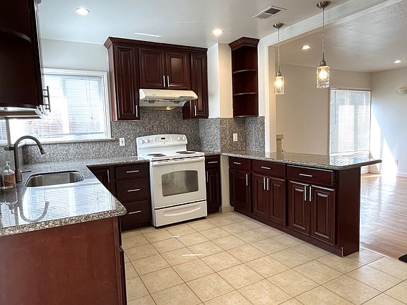 4th image of 1715 6th St