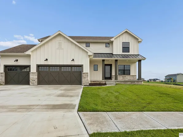 20808 Kansas Ave, Elkhorn, NE 68022