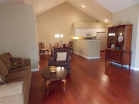 3rd image of 4433 Orchard Trce #4433