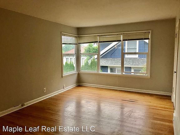 3rd image of 7315 Woodlawn Ave NE #7315