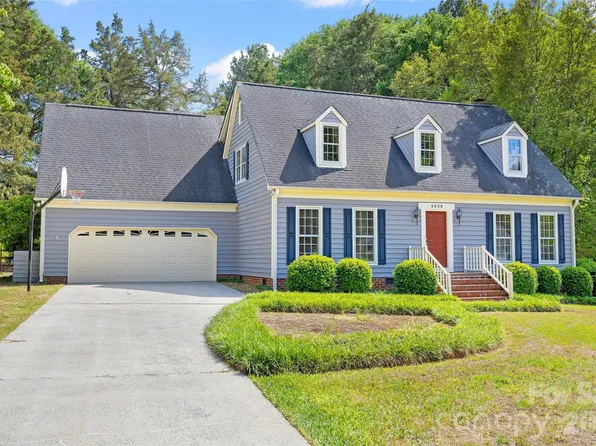 5636 Ivygate Ln, Charlotte, NC 28226