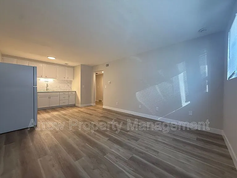 2206 K St #3 — Photo 5