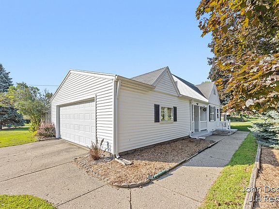3rd image of 1600 Forest Hill Ave SE